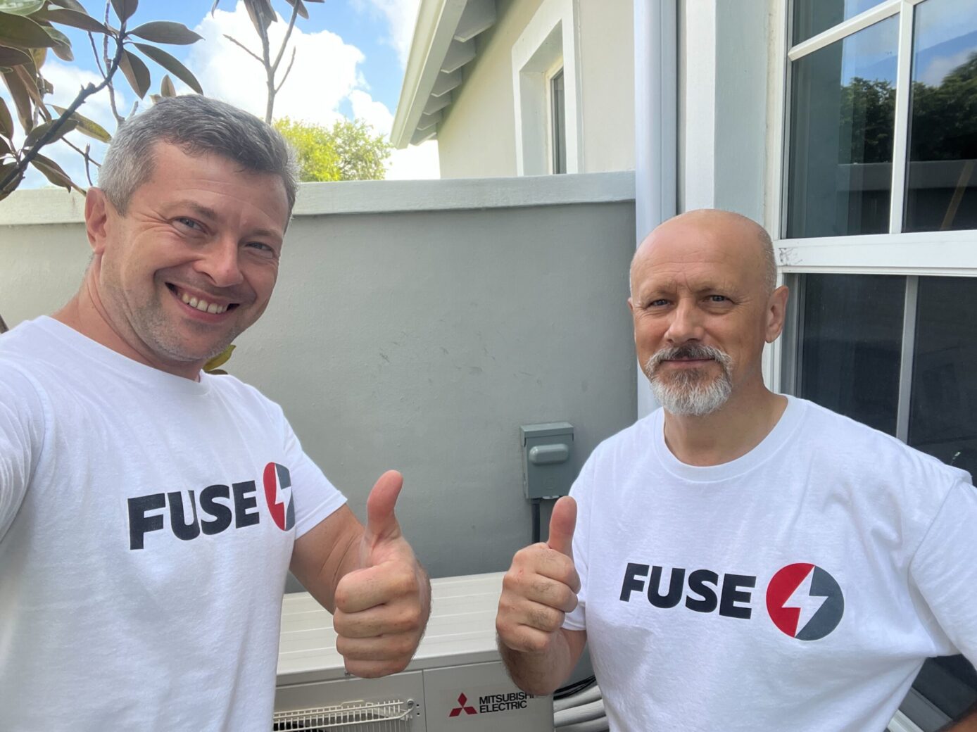 Fuse Techs show thumbs us arlington virginia appliance repair